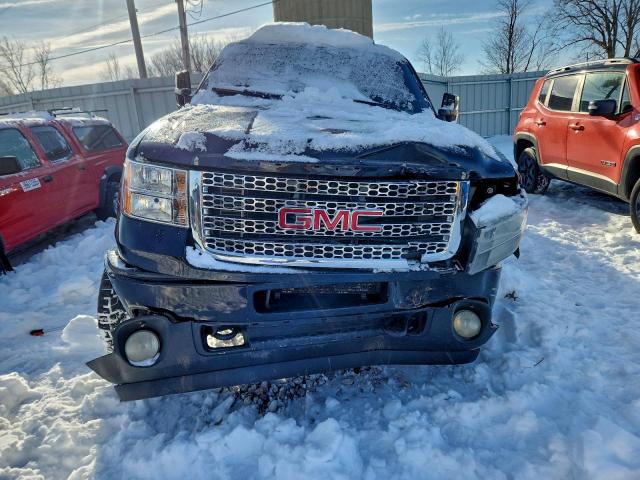 GMC Sierra K2500 Denali Image 5