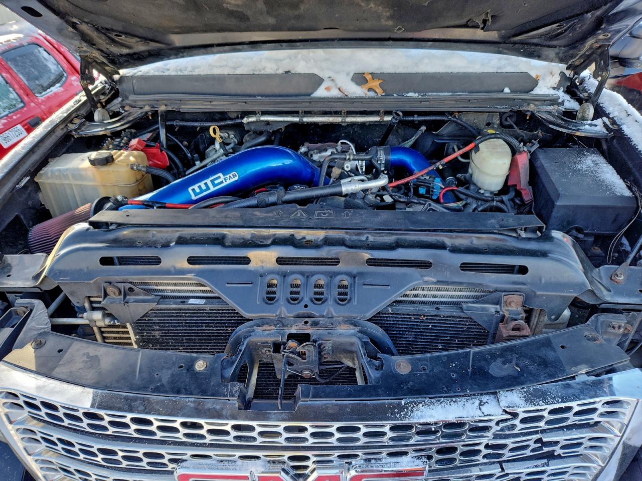 GMC Sierra K2500 Denali Image 6