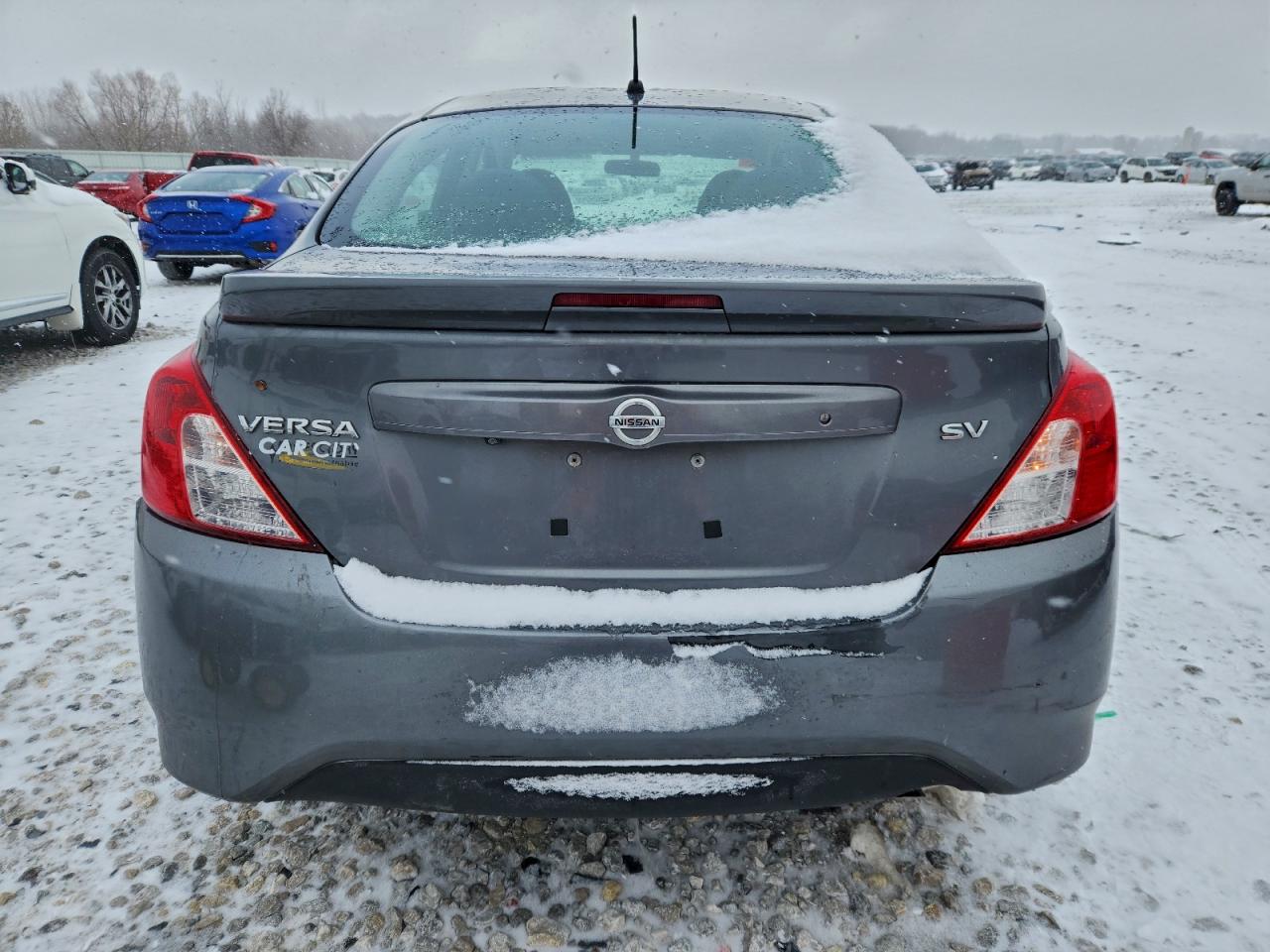 Nissan Versa S Image 6
