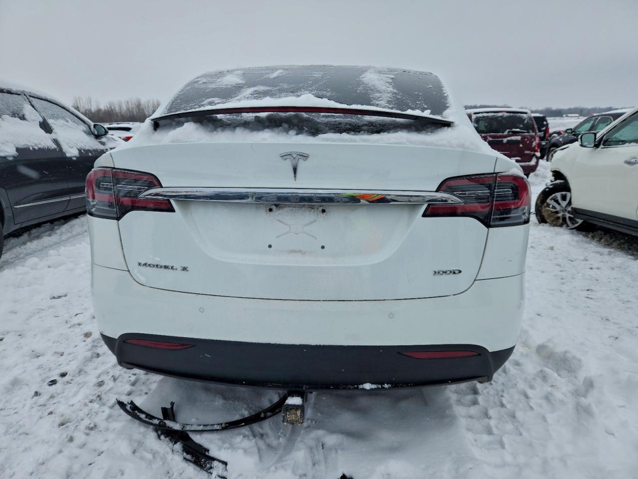 Tesla Model X Image 11