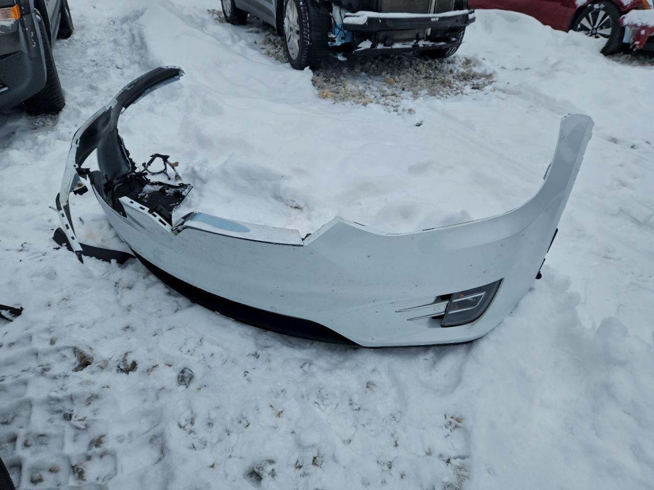 Tesla Model X Image 2