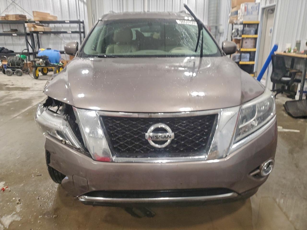 Nissan Pathfinder S Image 12