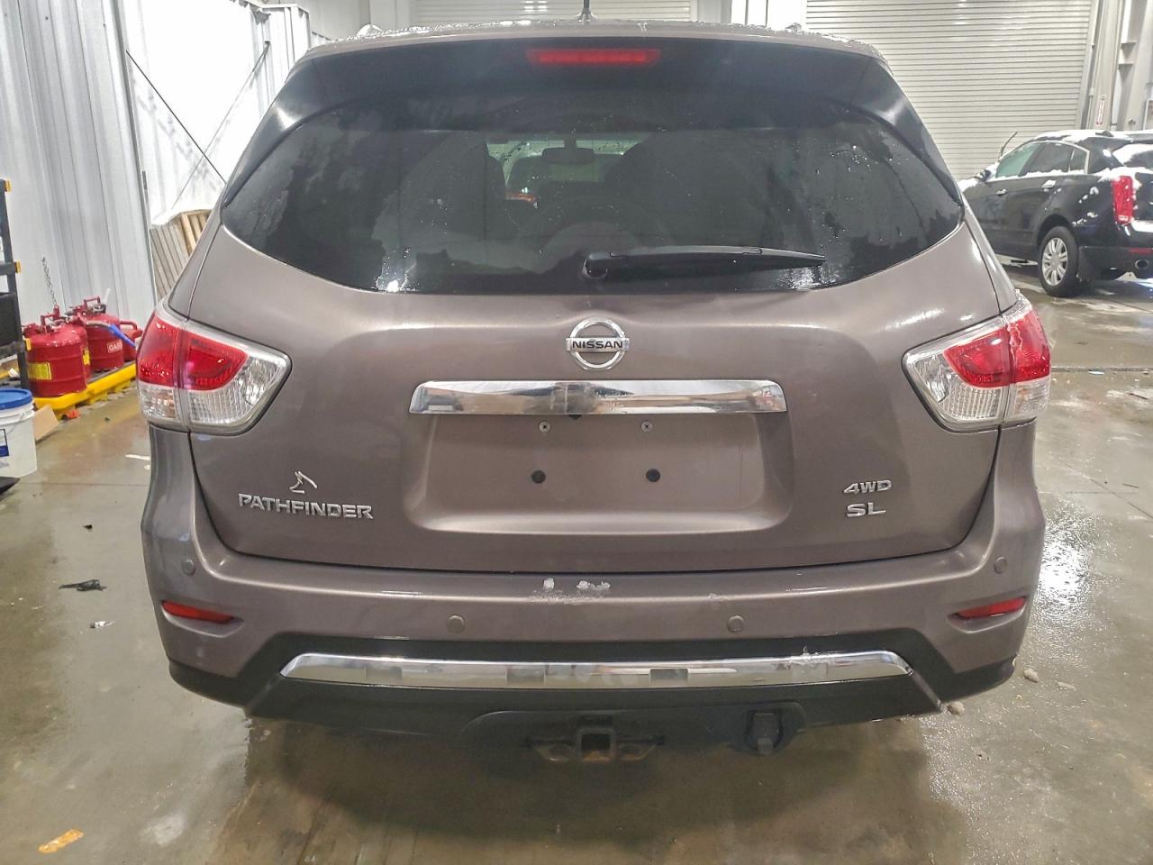 Nissan Pathfinder S Image 4