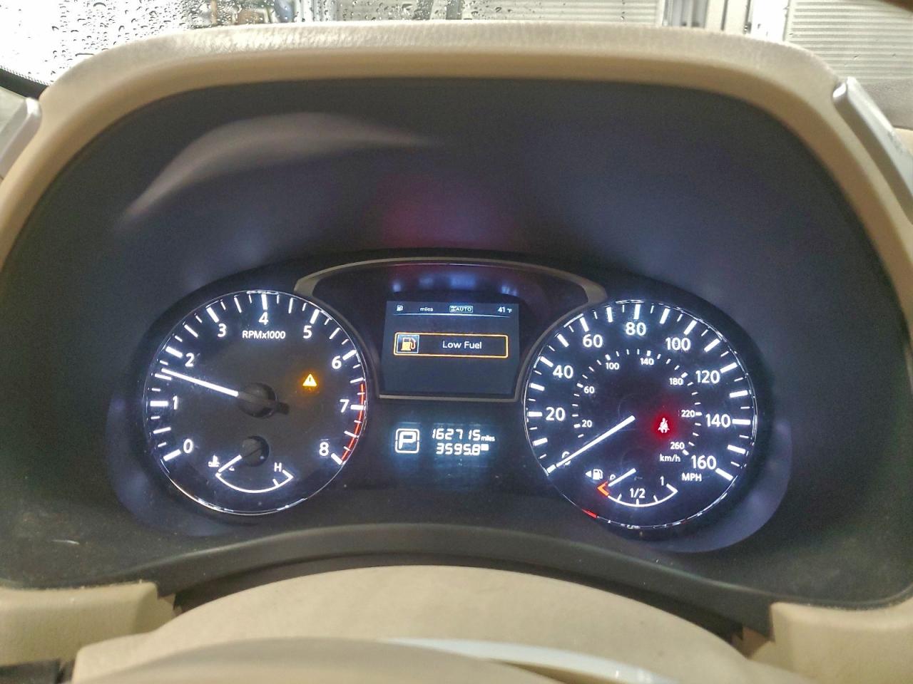 Nissan Pathfinder S Image 6