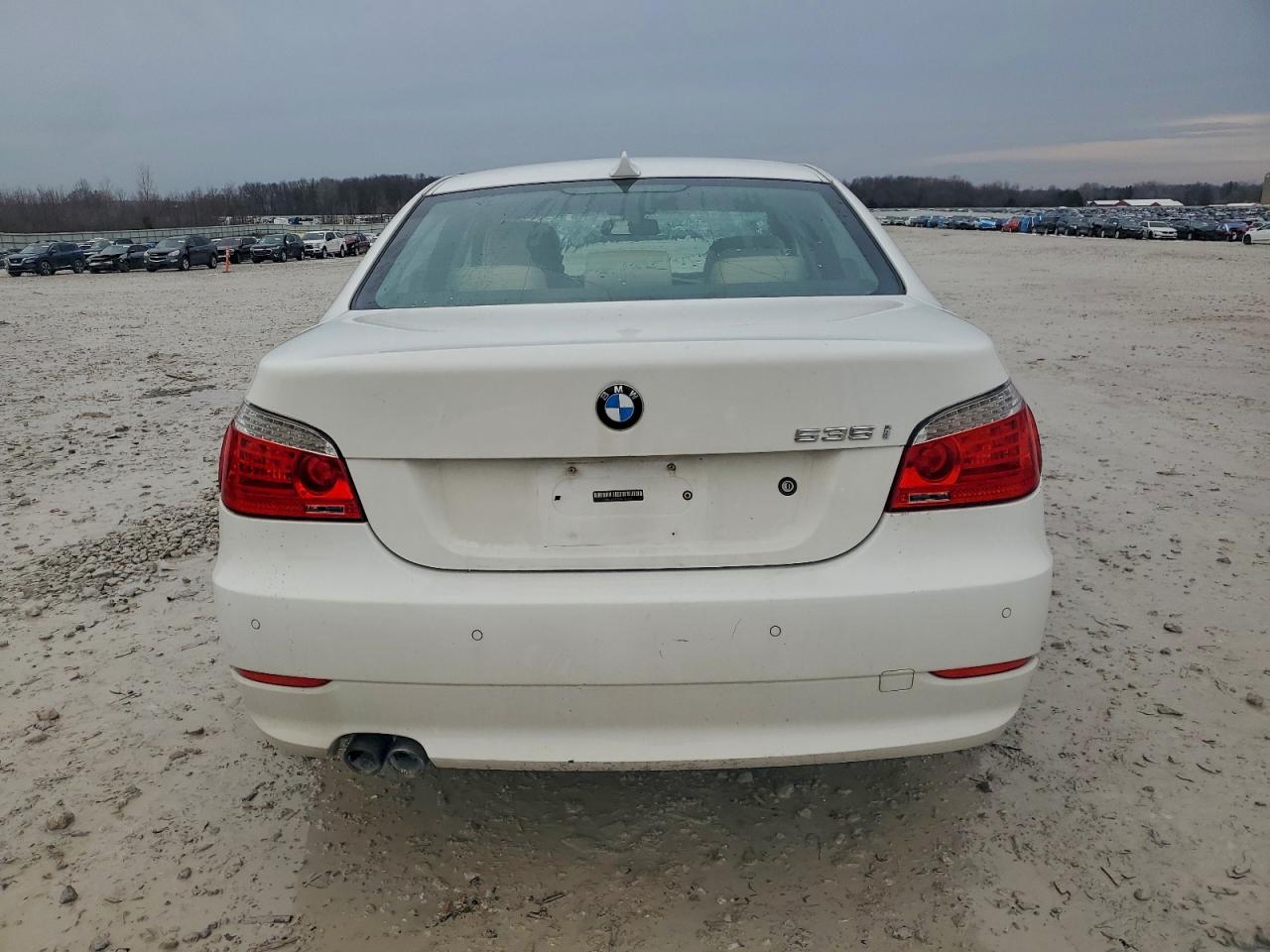 BMW 5 Series Xi Image 10