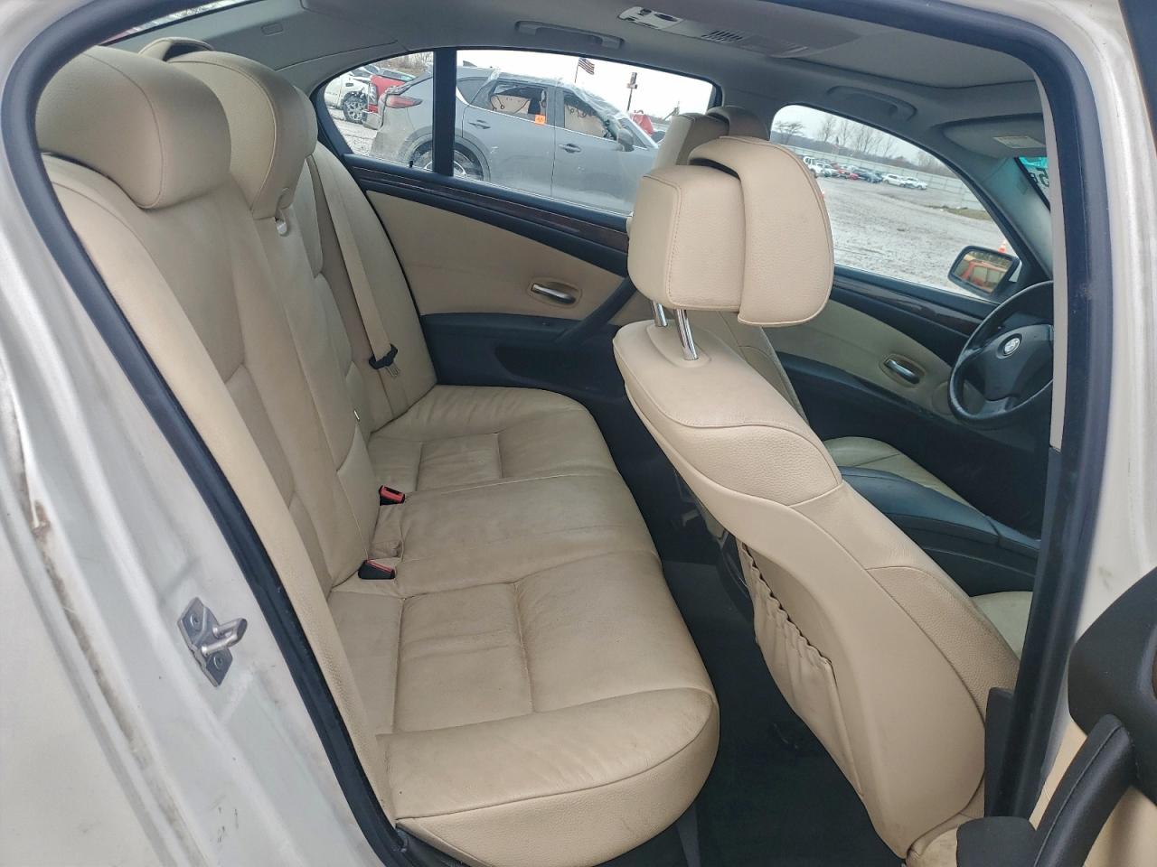 BMW 5 Series Xi Image 6