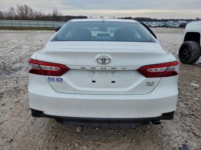 Toyota Camry Xle Image 10