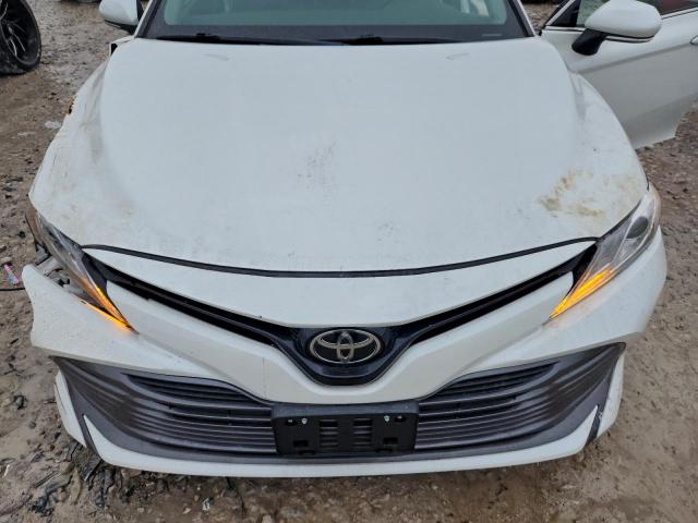 Toyota Camry Xle Image 2