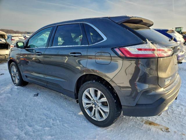 Ford Edge Titanium Image 3