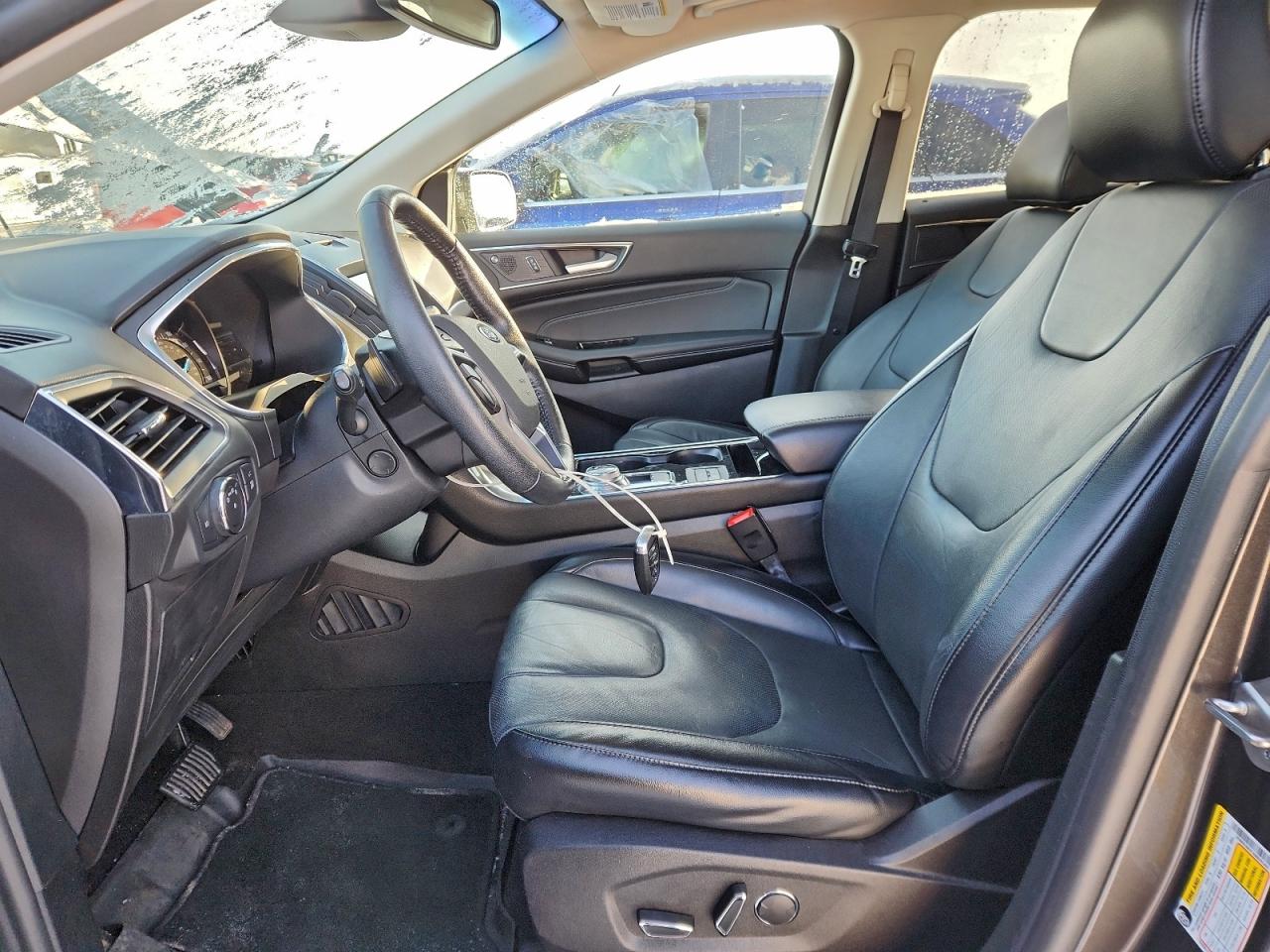 Ford Edge Titanium Image 7