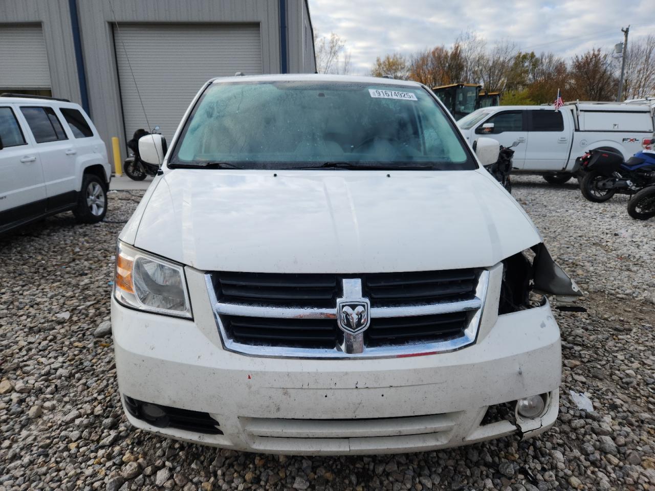 Dodge Caravan Sxt Image 2