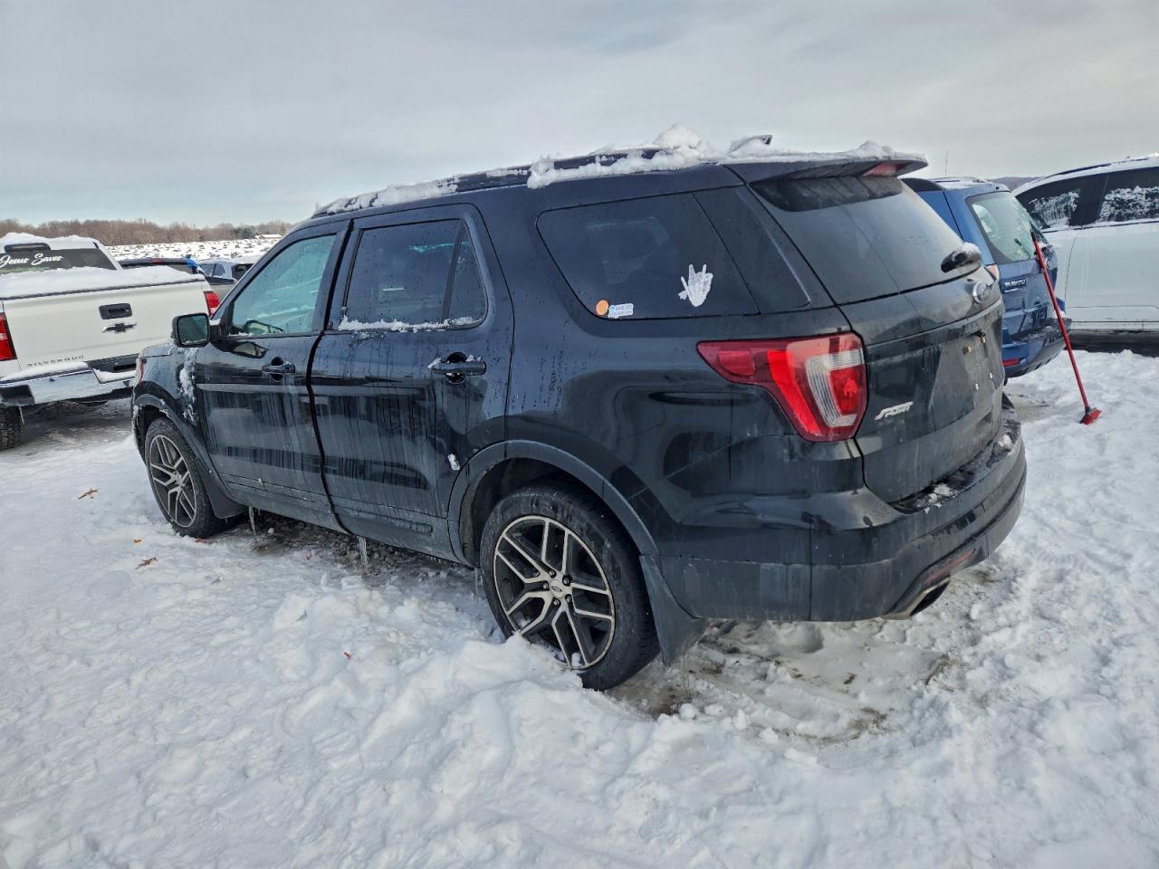 Ford Explorer Sport Image 3