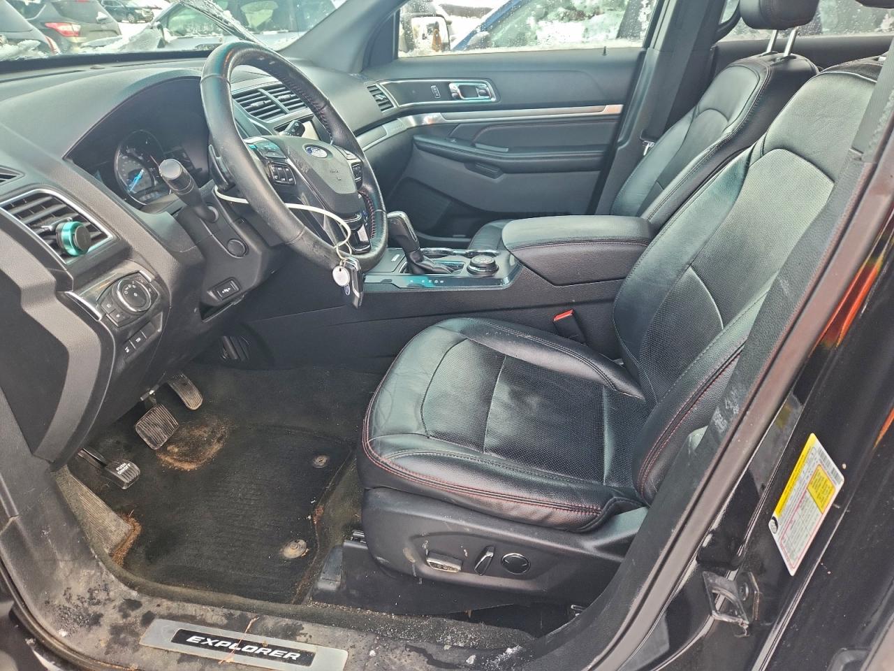 Ford Explorer Sport Image 13