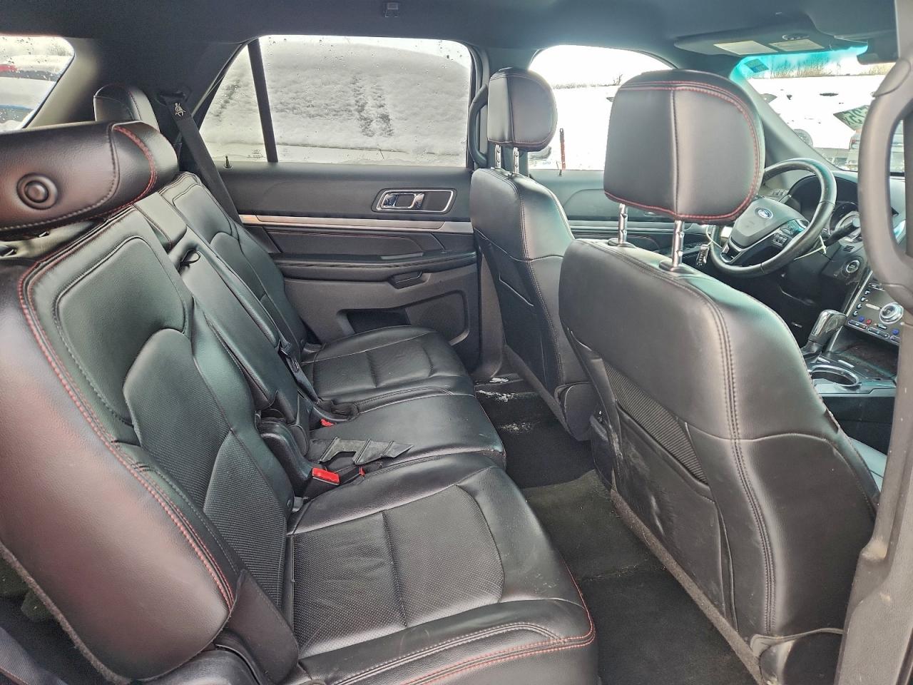 Ford Explorer Sport Image 11