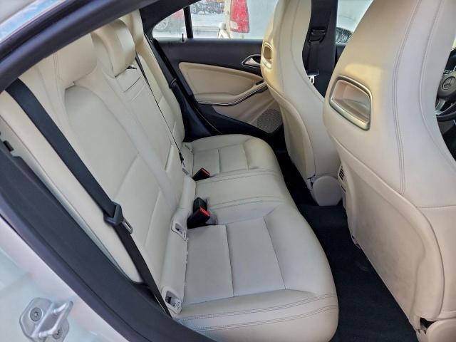 Mercedes-Benz Cla-class 250 4matic Image 10