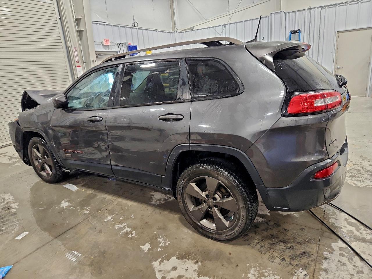 Jeep Grand Cherokee Latitude Image 2