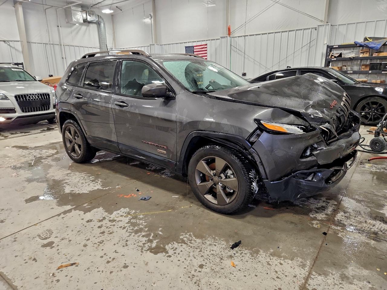 Jeep Grand Cherokee Latitude Image 11