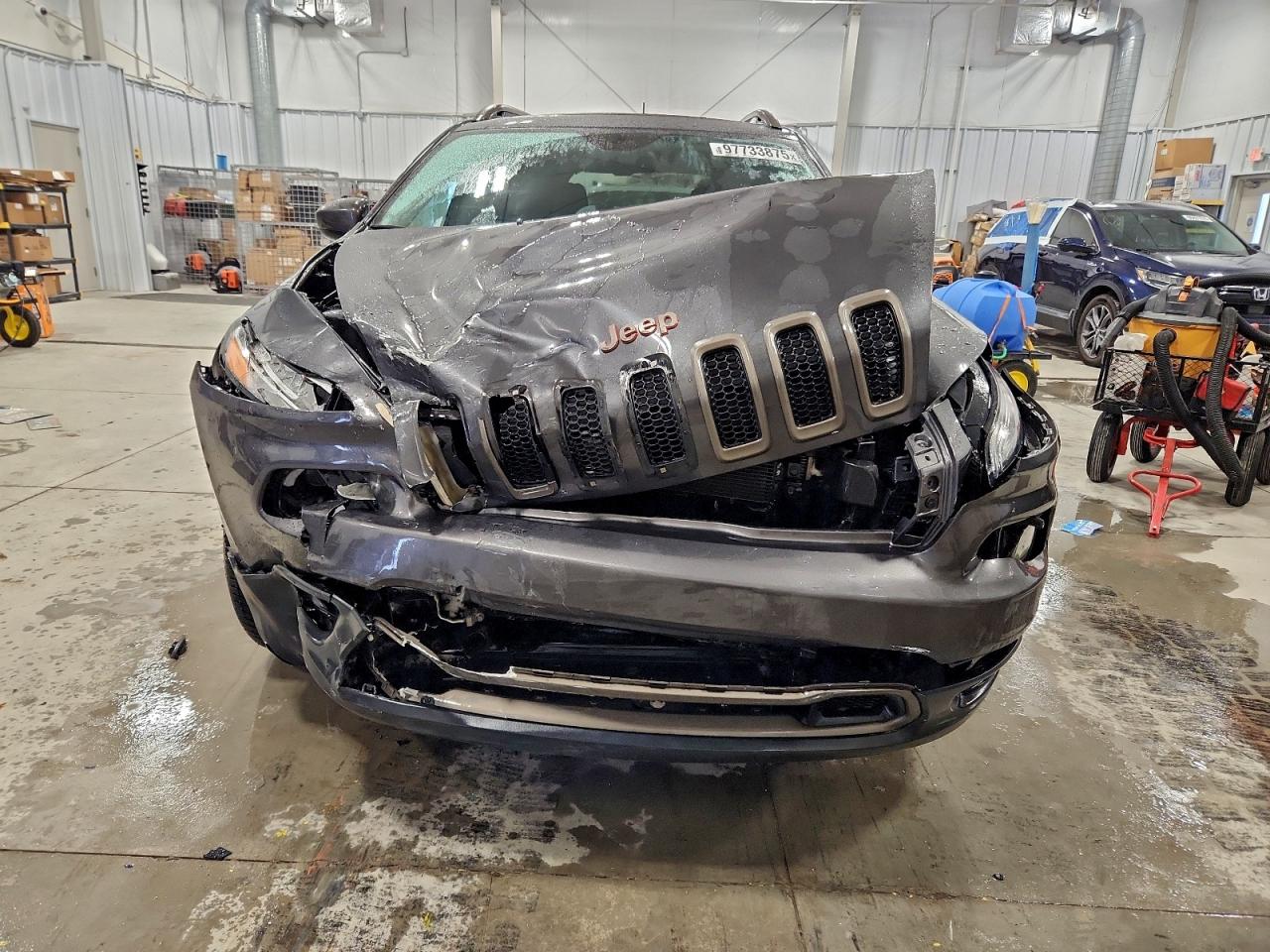 Jeep Grand Cherokee Latitude Image 4