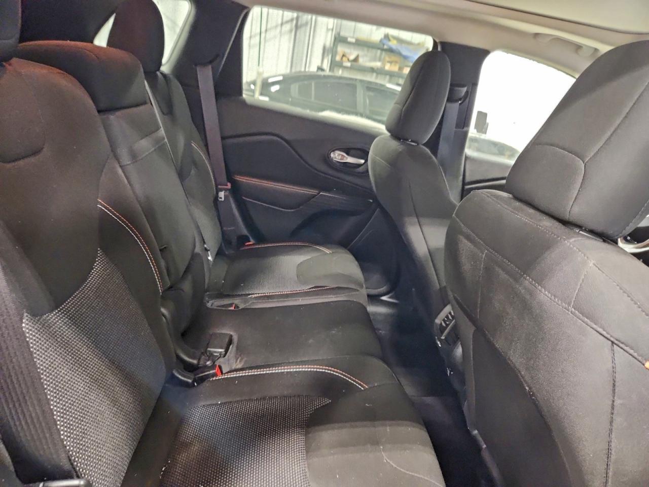 Jeep Grand Cherokee Latitude Image 8