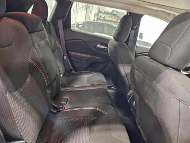 Jeep Grand Cherokee Latitude Image 8