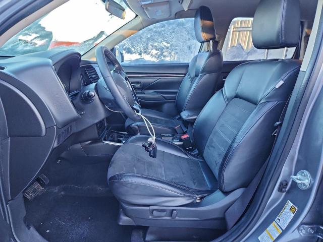 Mitsubishi Outlander Se Image 2