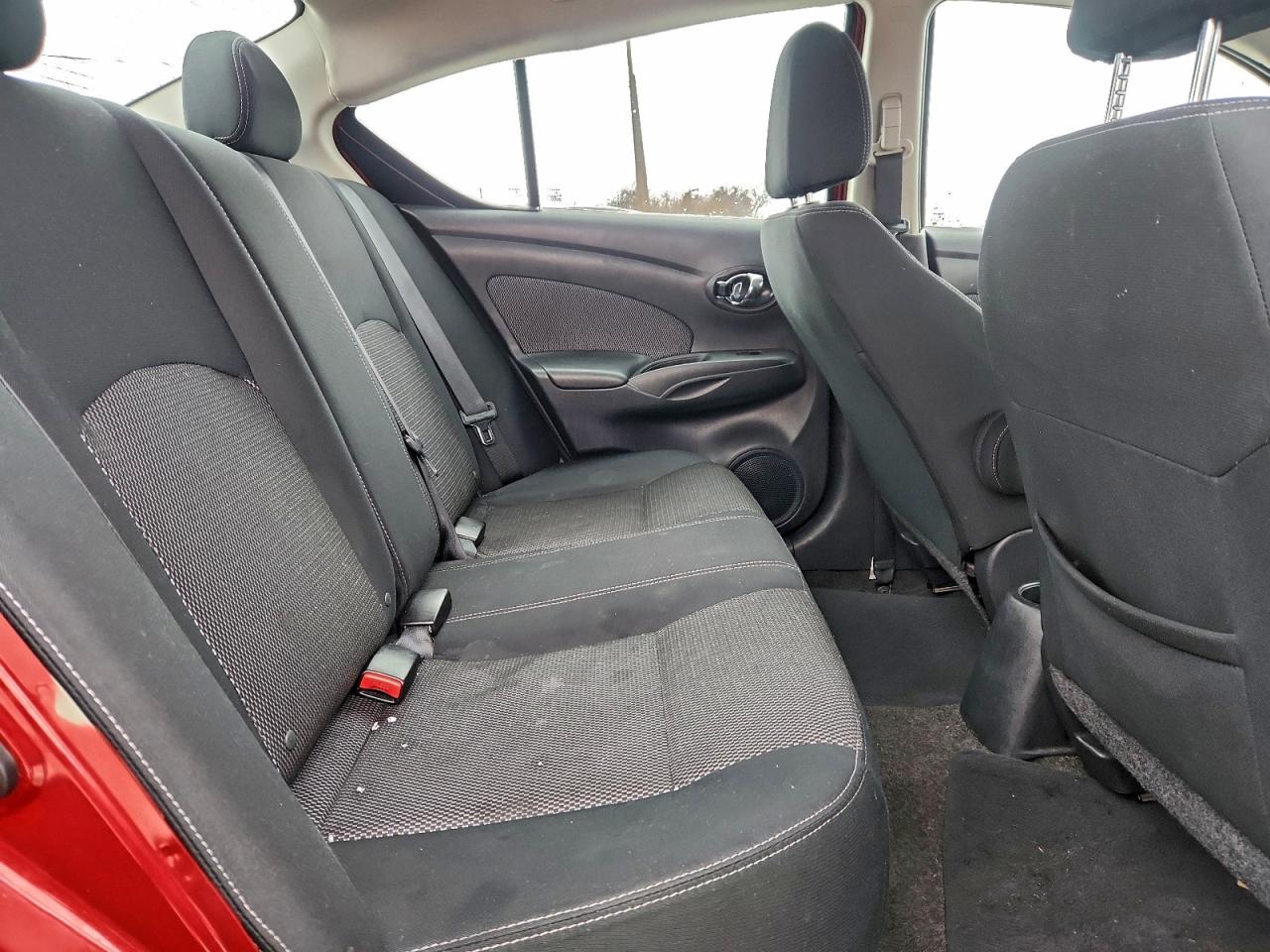 Nissan Versa S Image 11