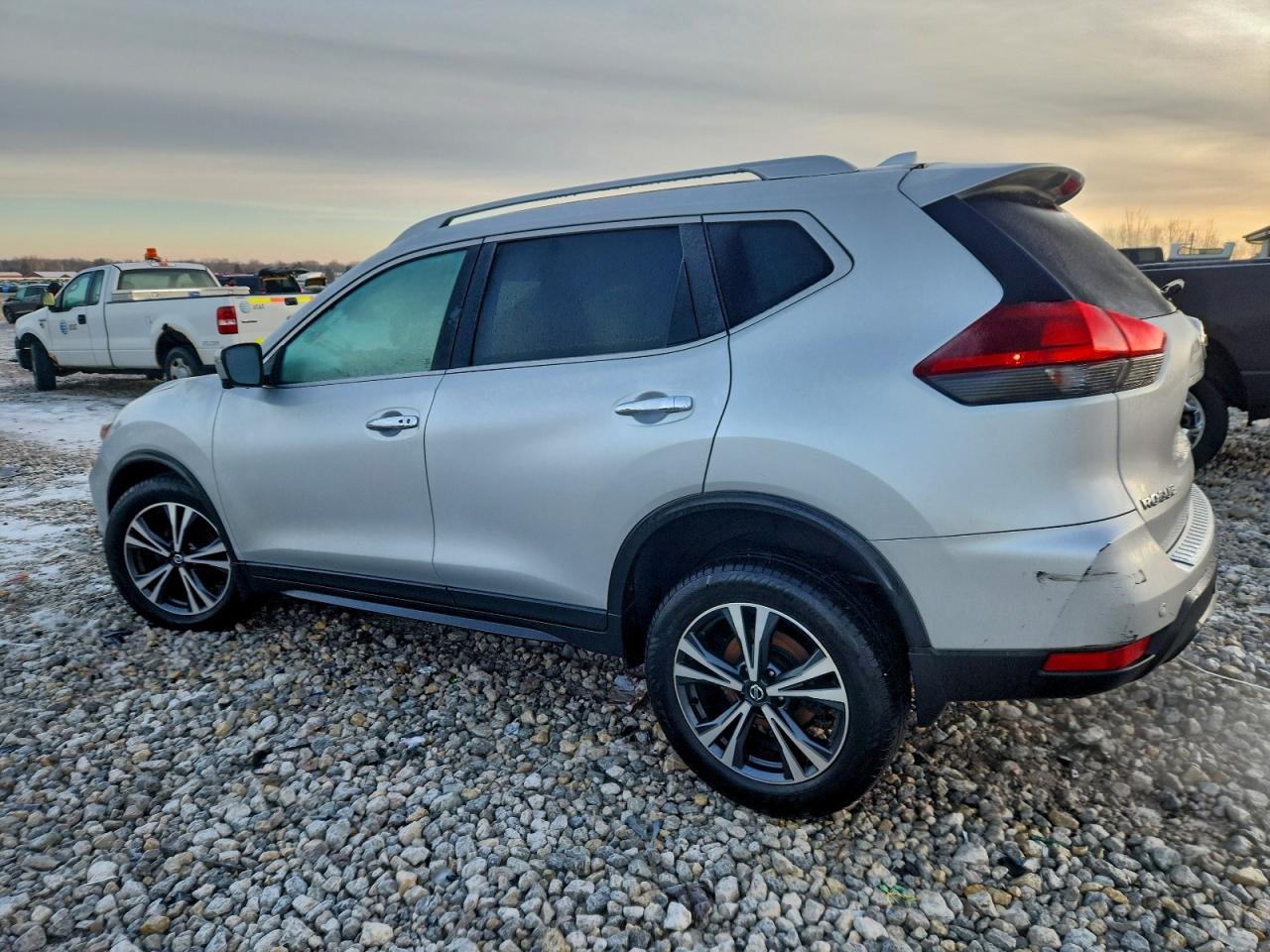 Nissan Rogue S Image 4