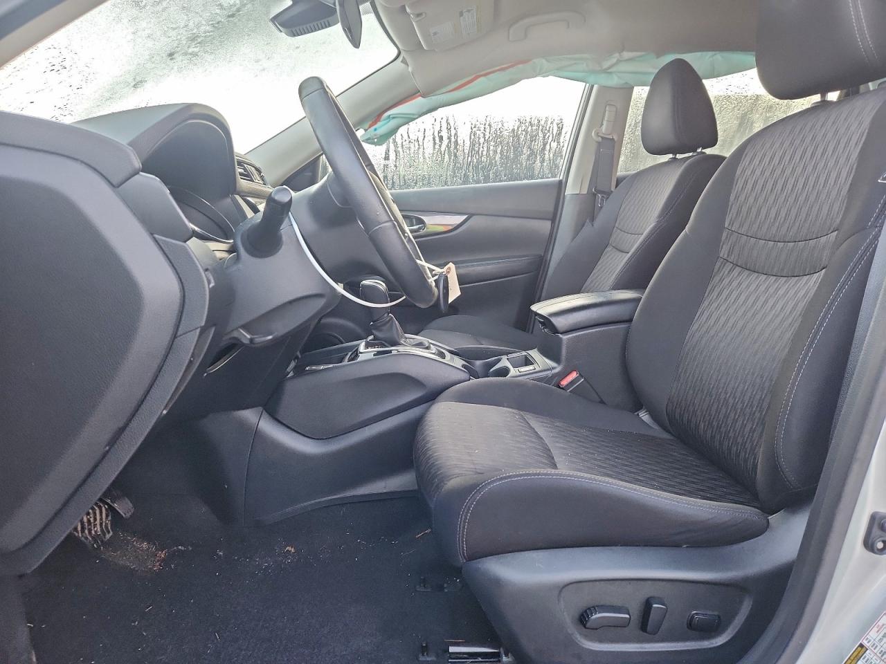 Nissan Rogue S Image 6