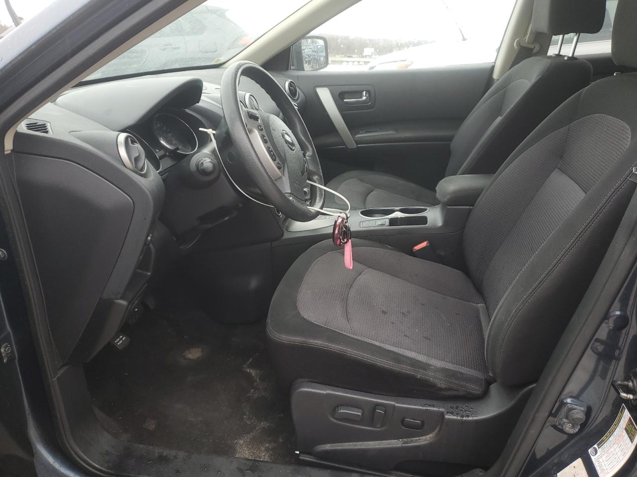 Nissan Rogue S Image 4