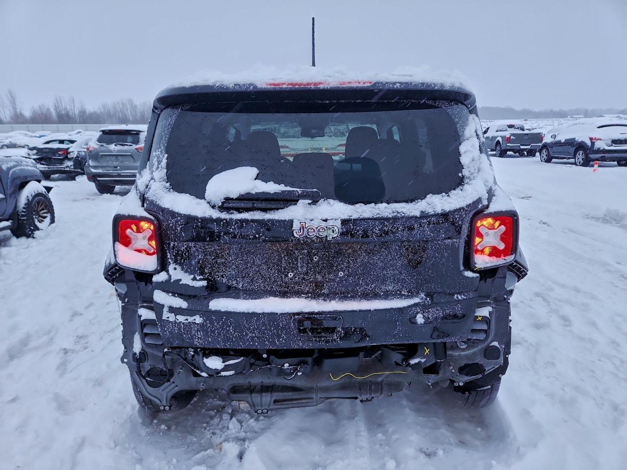 Jeep Renegade Latitude Image 3