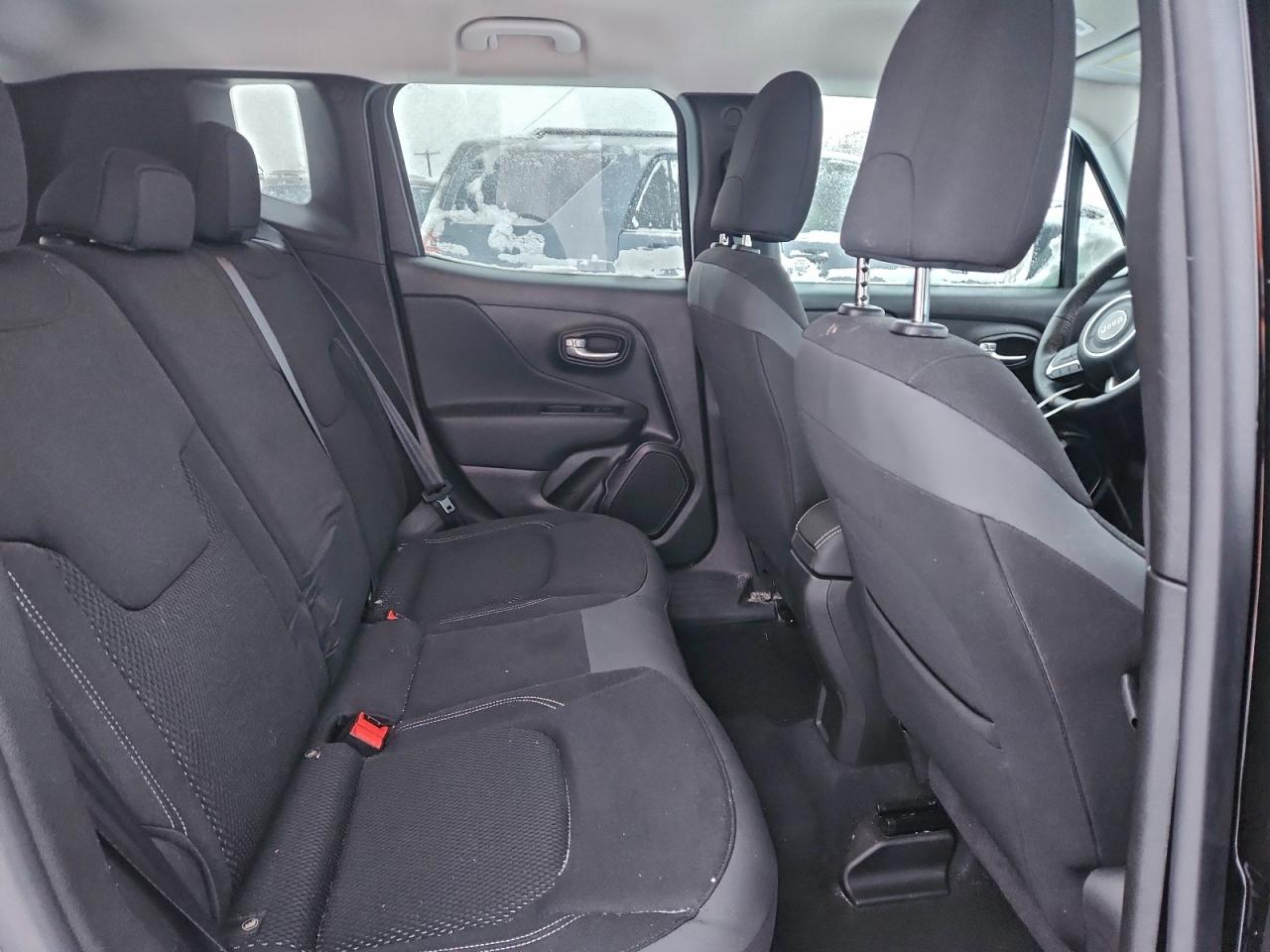 Jeep Renegade Latitude Image 14