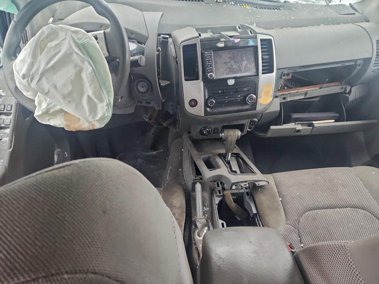 Nissan Frontier S Image 7