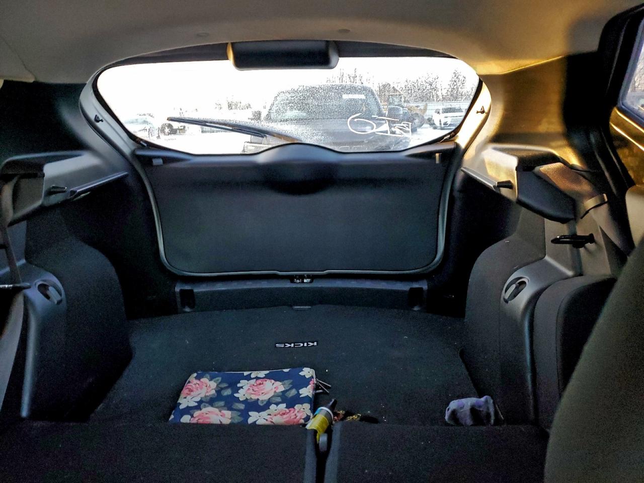 Nissan Kicks Sv Image 6